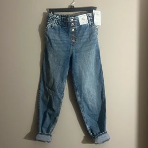 Girls Abercrombie Mini Mom Jeans NWT 13/14 SLIM